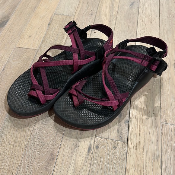 EUC Chaco sandals - Picture 2 of 5